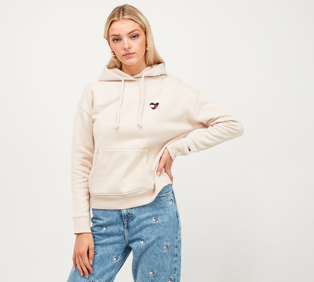 Tommy Jeans Womens Boxy Heart Logo 