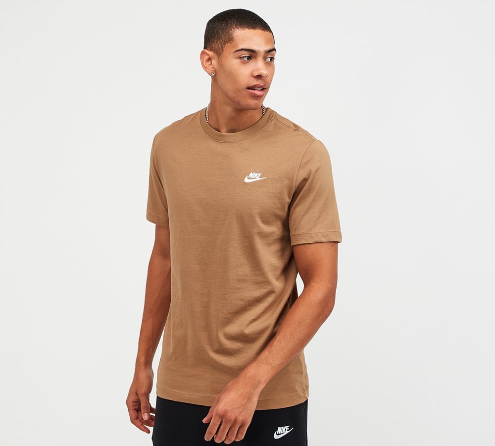 Nike Club T-Shirt | Dark Driftwood 