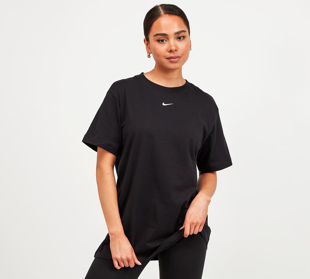 Nike Womens Essential Boyfriend T-Shirt 