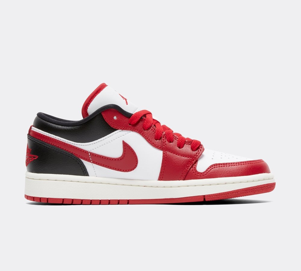 Black and red discount jordans for women
