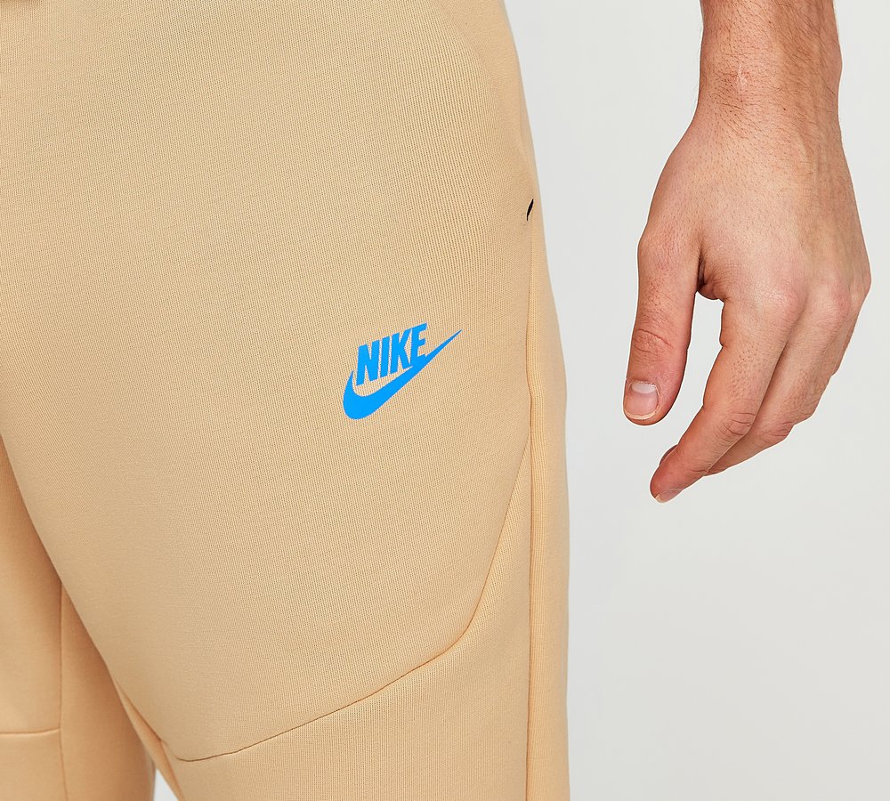 Nike Tech Fleece Shorts - Light Orewood Brown / Light Orewood Brown /