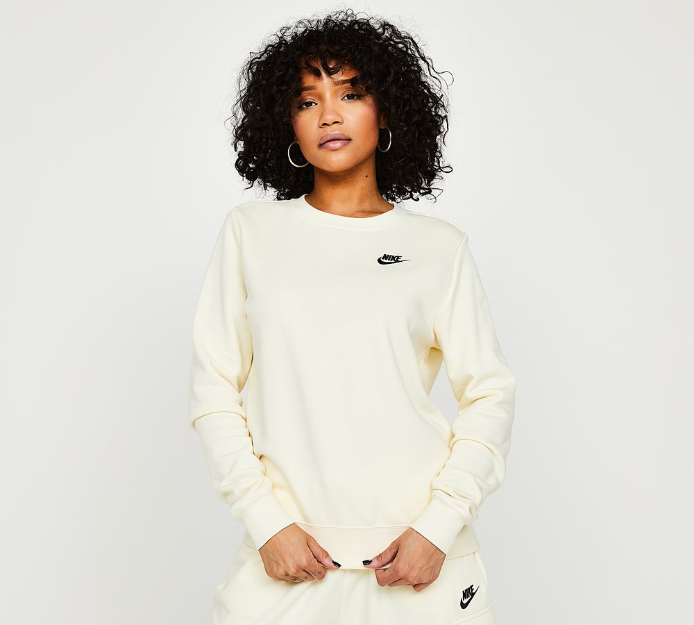 Nike jumper footasylum online