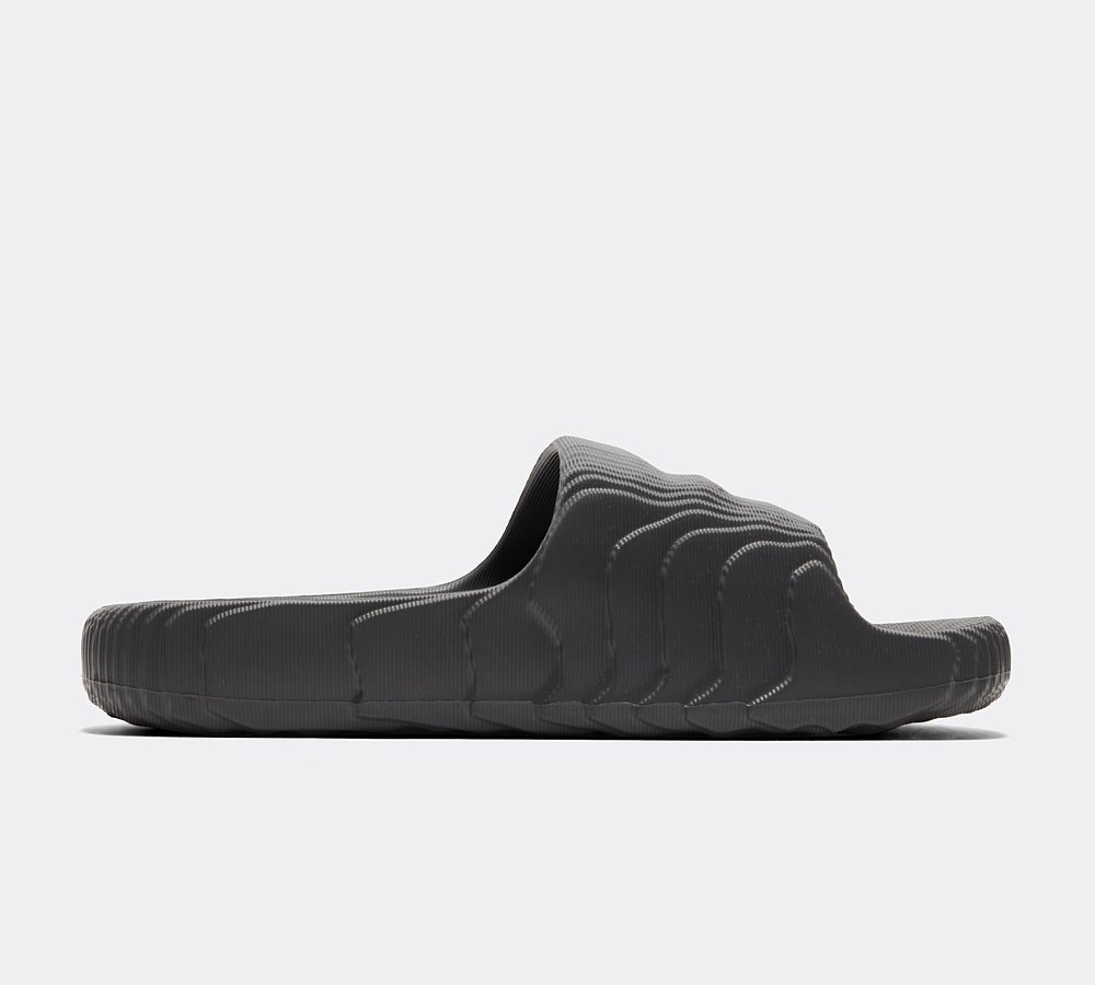 Adidas adilette all black outlet