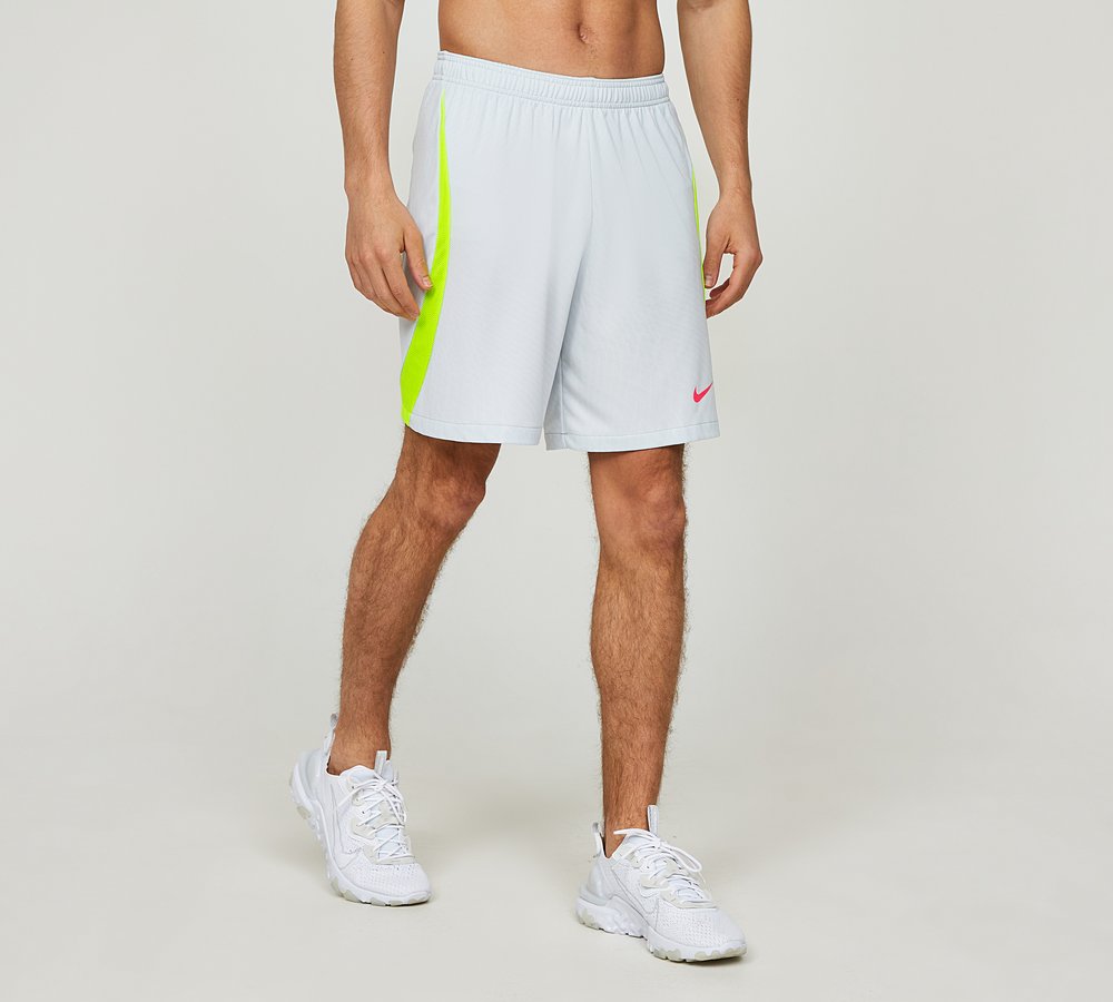 Nike flex repel shorts deals medium