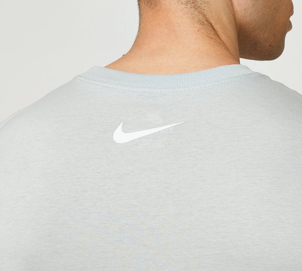 Athletic cut nike tee outlet