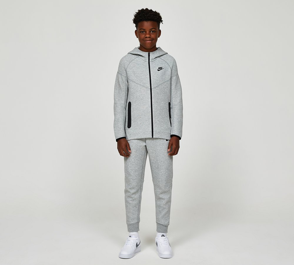 Footasylum nike tech sale