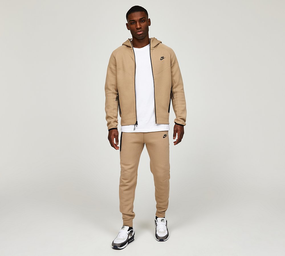 Nike online tech khaki