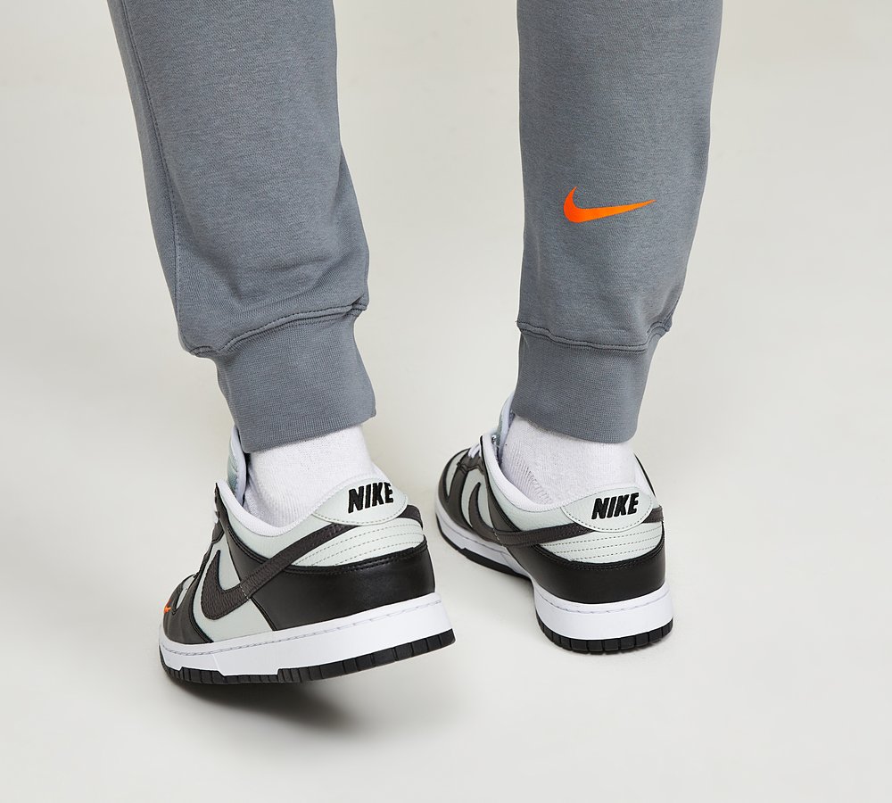 Nike Standard Issue Moto Fleece Jogger Cool Grey Footasylum