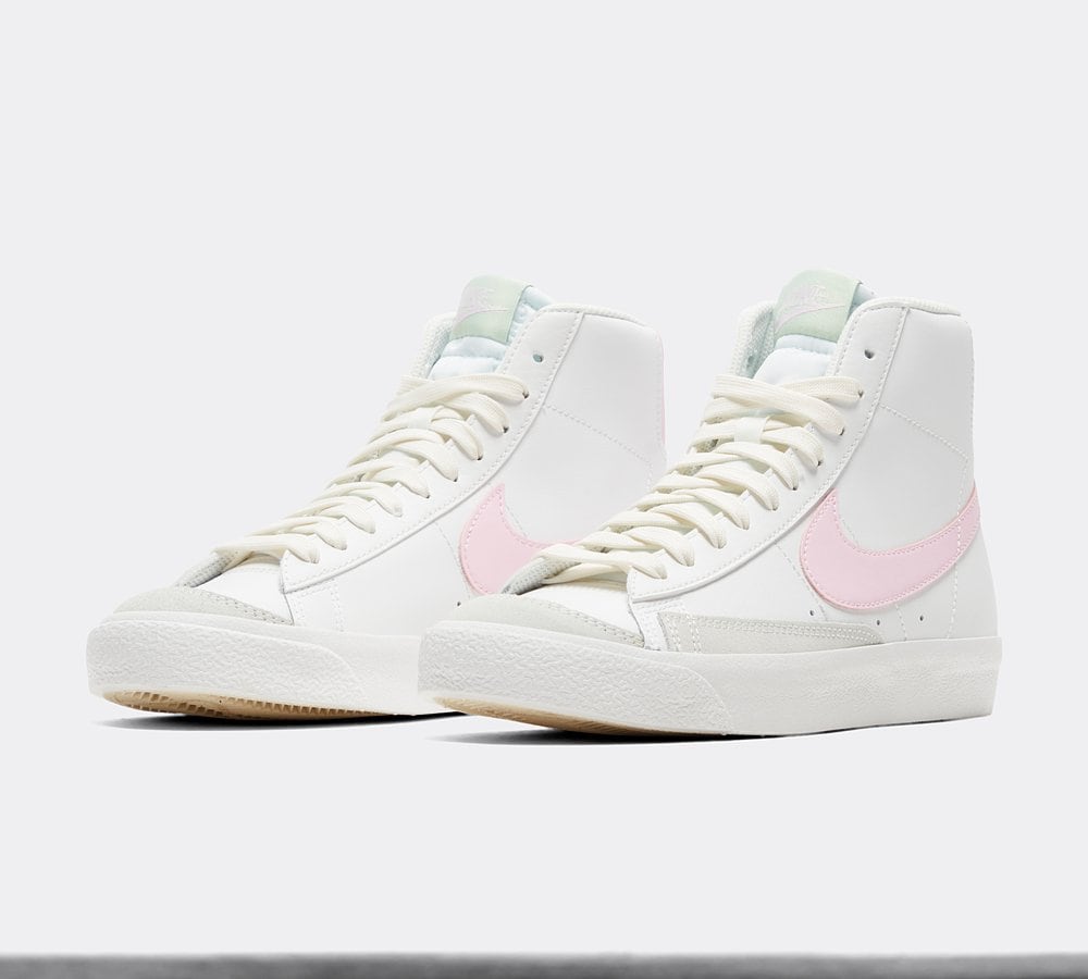 Blazer mid 77 deals pink foam