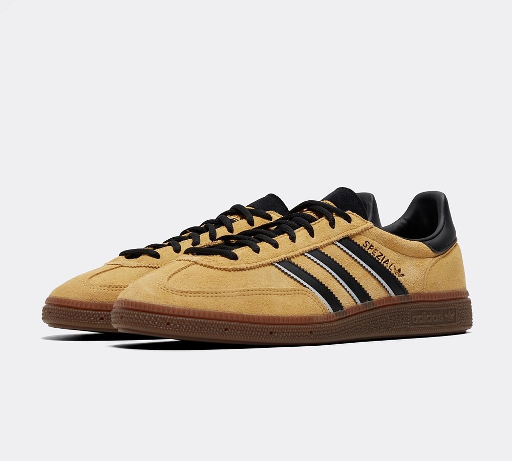 Yellow and deals black adidas trainers