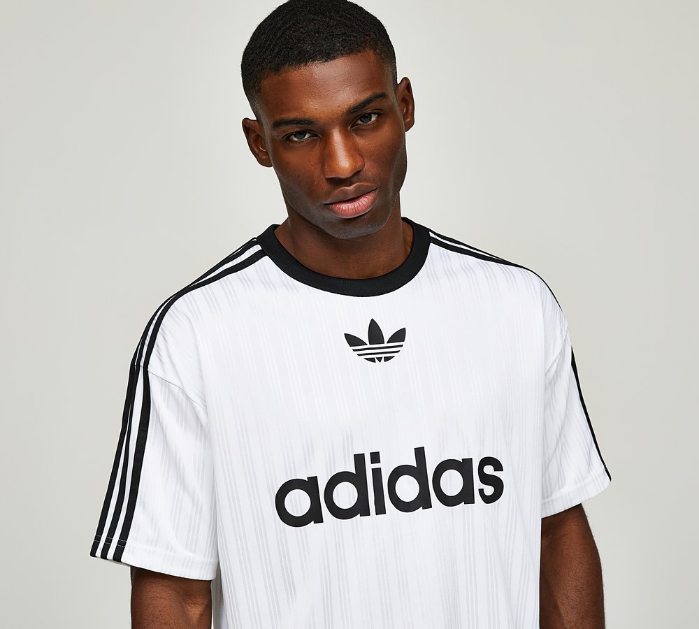 ★人気 adidas Originals MEN'S LOGO POLYESTER TEE adidas Originals Logo T Shirt Grey | Mainline Menswear