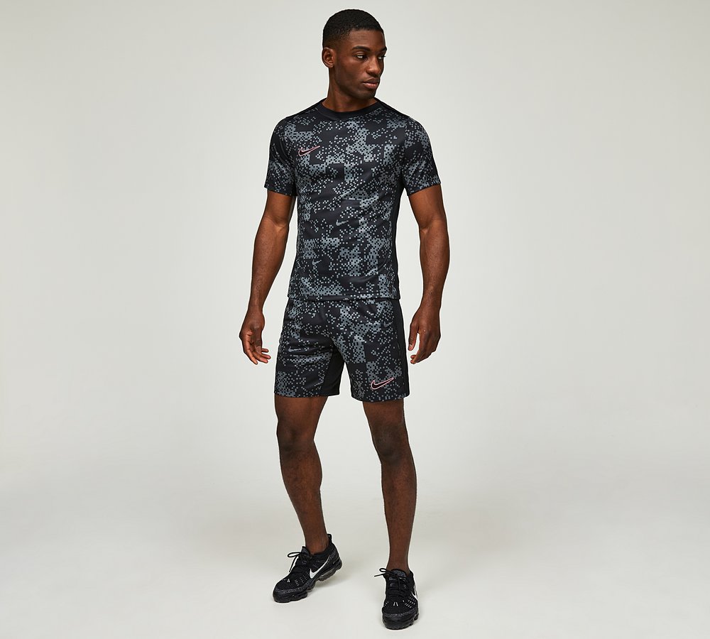 Nike shorts footasylum top