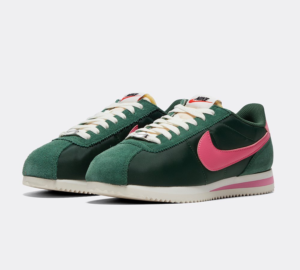 ladies nike cortez trainers