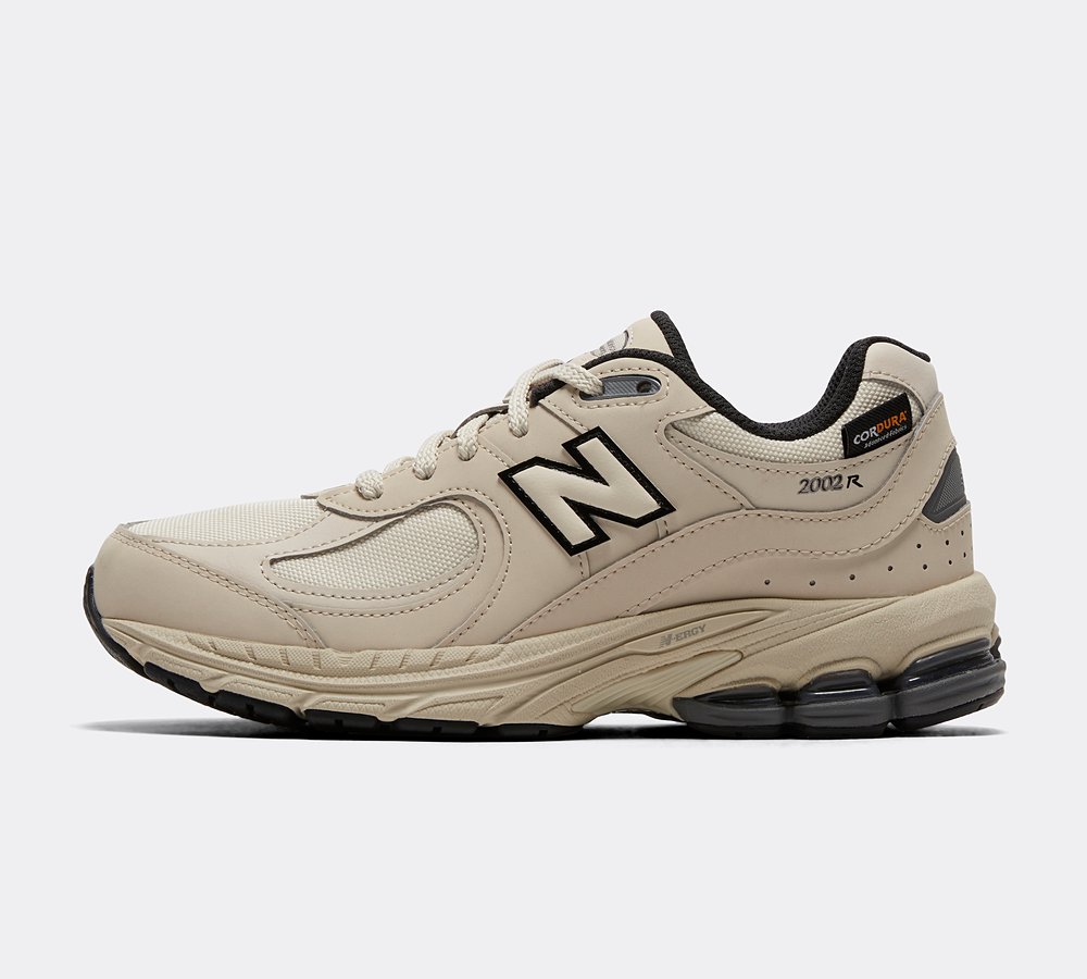 New Balance Junior 2002R CORDURA Trainer Timberwolf Black Footasylum