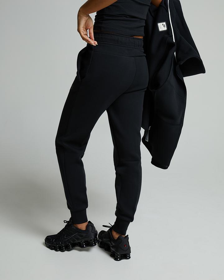 nike black joggers women's