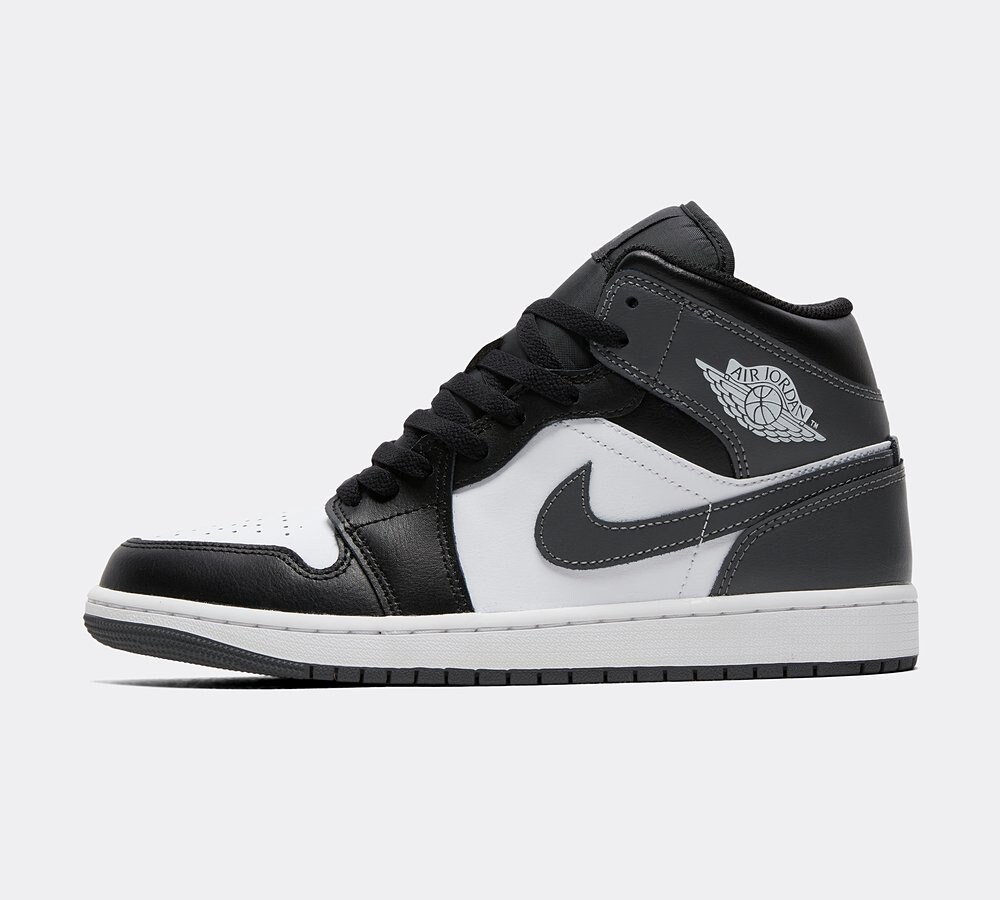 Jordan Men's Black Air 1 Mid Trainer - Size 6