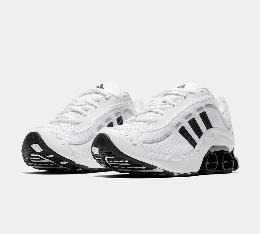 【関税込み】adidas Originals ホワイト Megaride スニーカー Adidas Originals Megaride 01 Shoes in Cloud White / Core