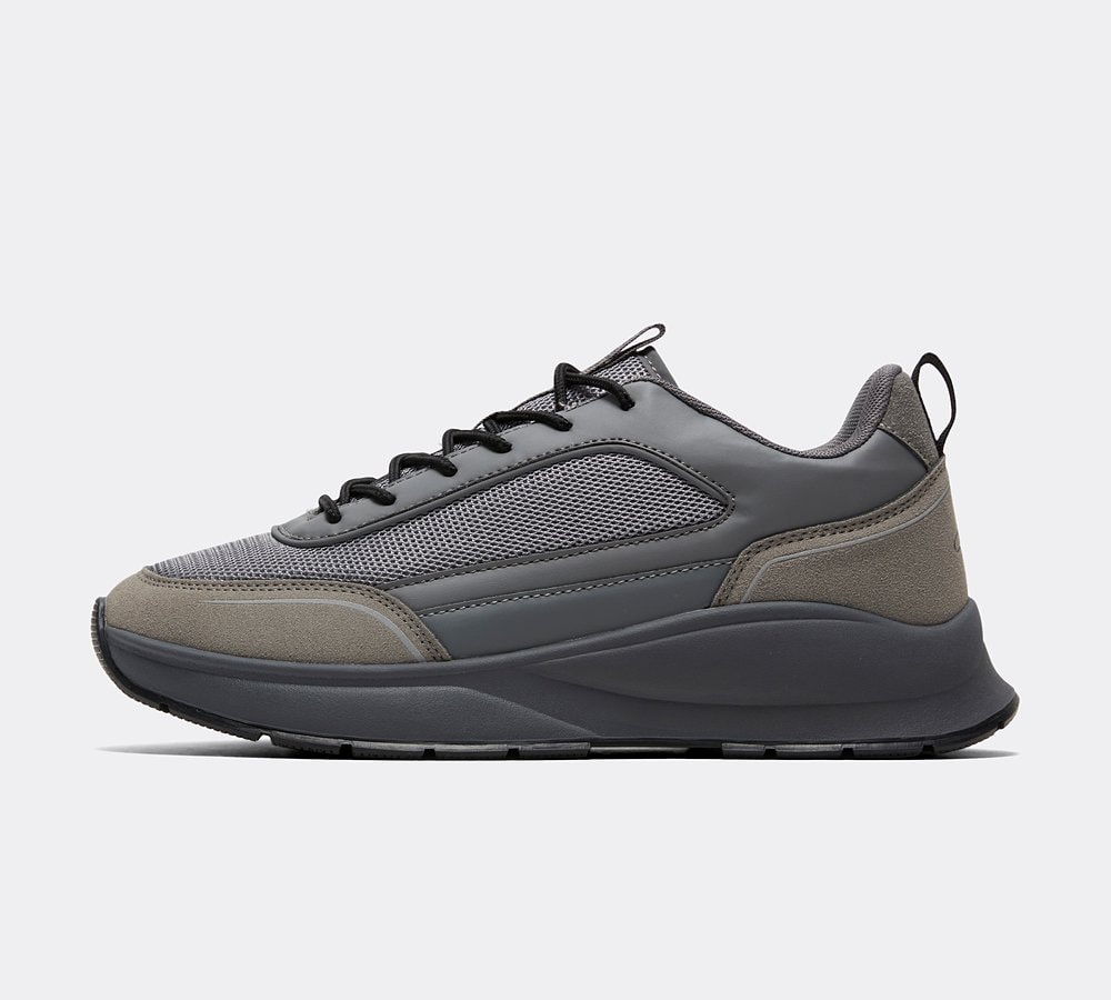 Closure London Tech Runner Trainer Grey Grey Footasylum