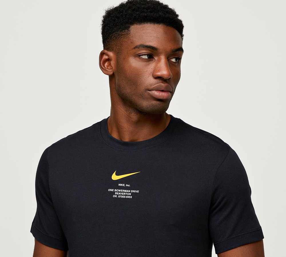 Nike Athletics Regular T-Shirt | Black | Footasylum