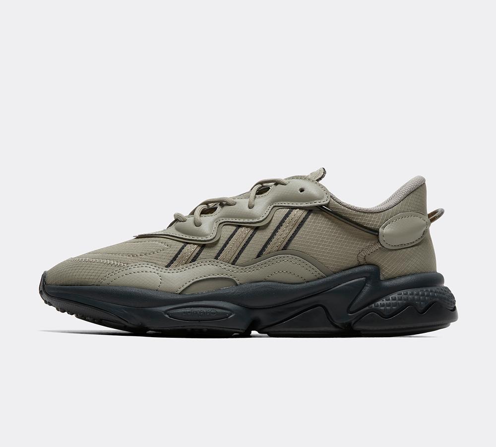 adidas Originals Ozweego Trainer | Silver Pebble / Carbon / Team Royal Blue  | Footasylum