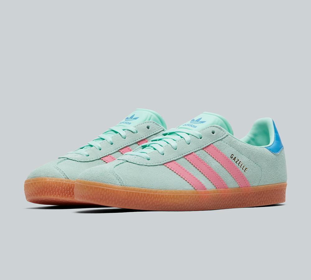 adidas gazelle silver green womens adidas MNUFC Familia Gazelle