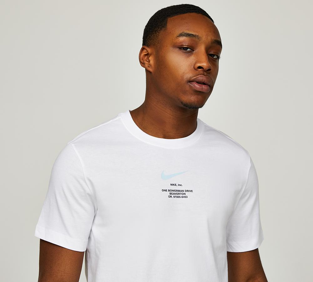 ★ Nike★ Sportswear Athletics T-Shirt M White Glacier Blue Nike Athletics Regular T-Shirt | White / Glacier Blue