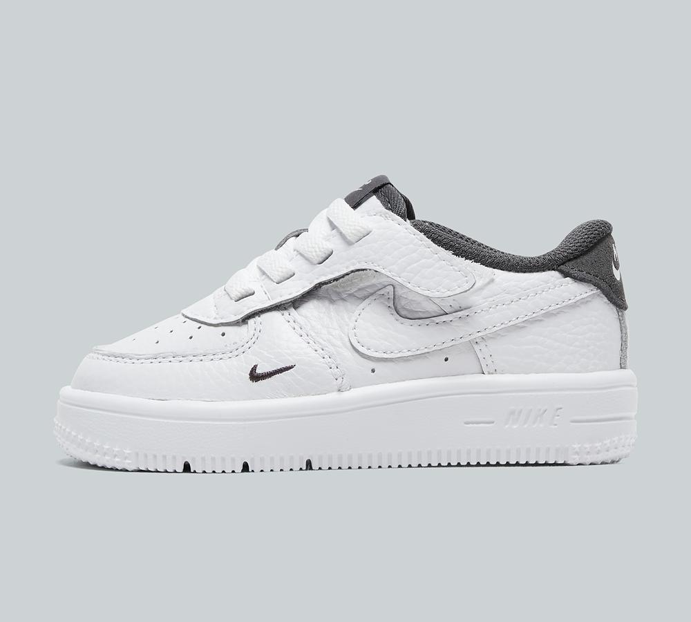 Nike Nursery Air Force 1 Low Lv8 Easy On Trainer - White