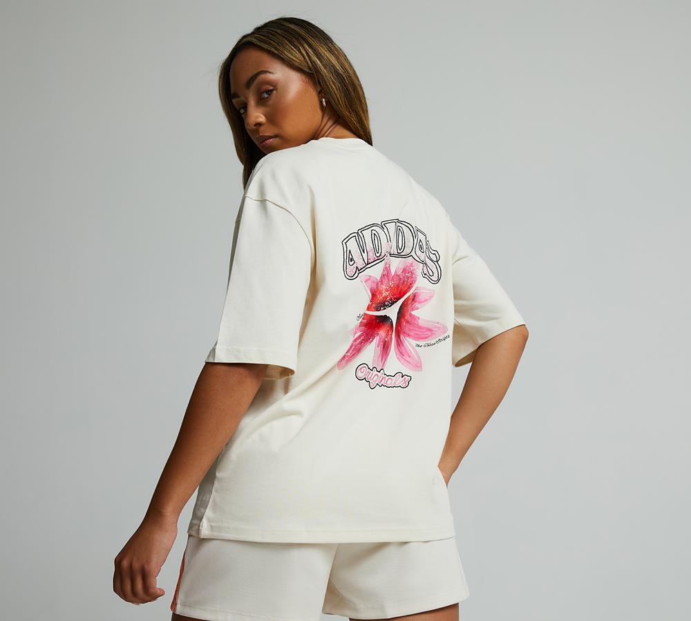 【adidas】 Originals Flower Graphic T-Shirt 関税・送料込み Pink adidas Originals Flower Graphic T-Shirt - JD Sports Global