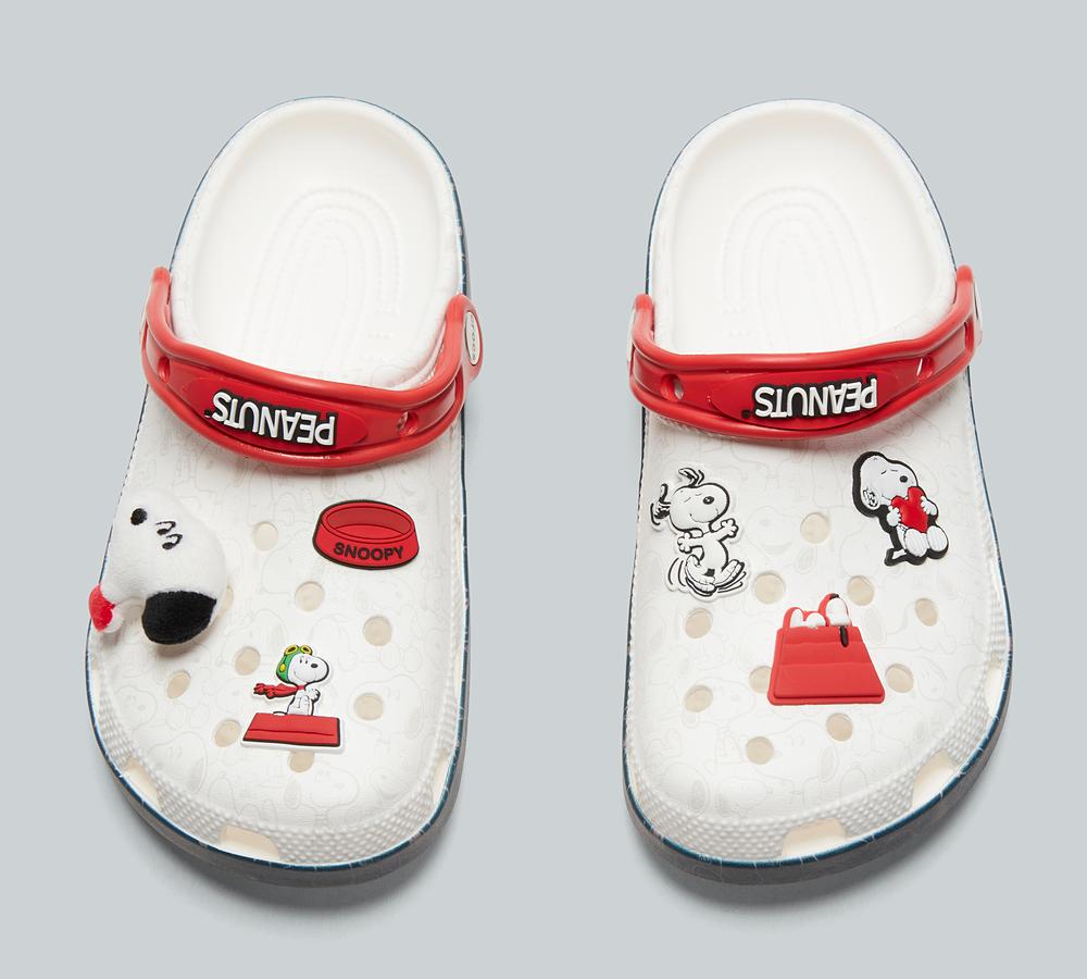 Crocs Unisex Kids White Junior Classic 'Peanuts' Clog - Size 3