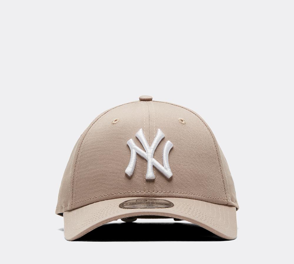 New Era NY Yankees 9FORTY Adjustable Cap | Beige / White