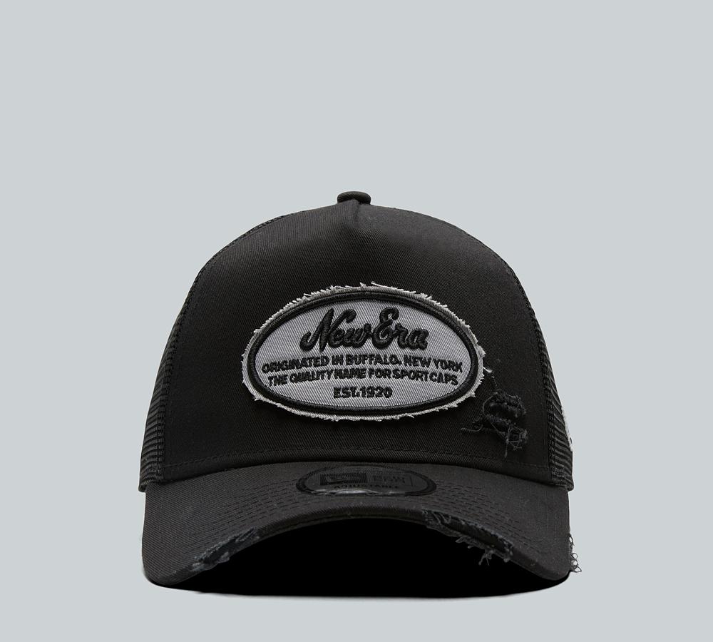 New Era Oval Distressed Trucker Patch Cap Black, Men's size: ONE SIZE, FootAsylum