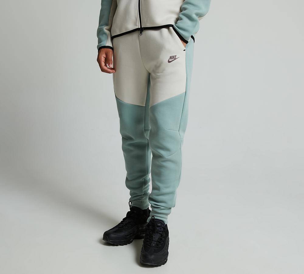 Nike Tech Fleece Jogger Green, Men's size: XS, FootAsylum