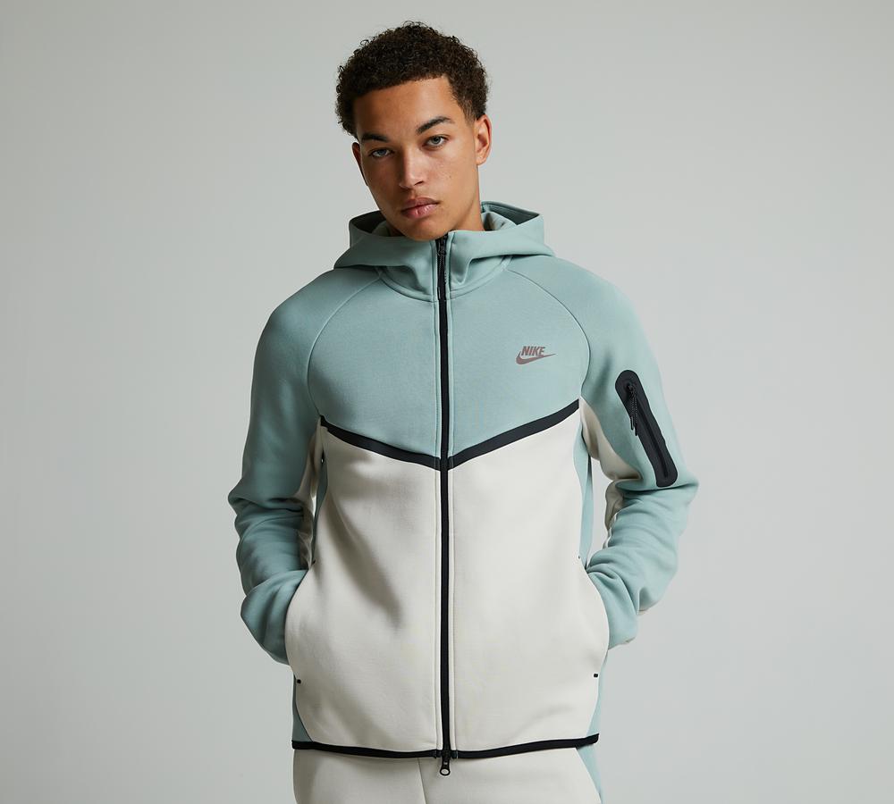 Nike Tech Fleece Windrunner Hoodie Green, Men's size: XS, FootAsylum