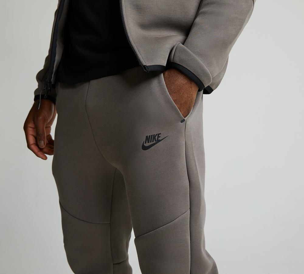 nike tech fleece joggers gunsmoke