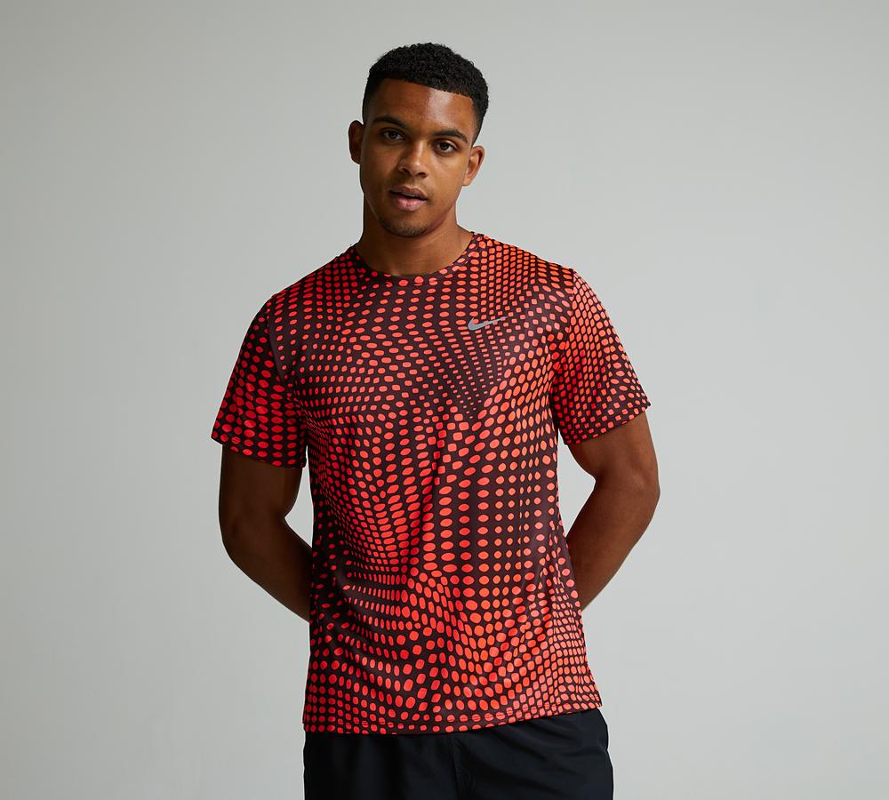 nike miler t shirt burgundy