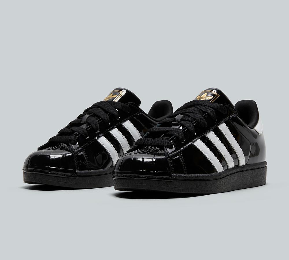 adidas gazelle silver green womens Superstar Original Shell Toe Grade School Lifestyle Shoe (Core Black/White) main image 1