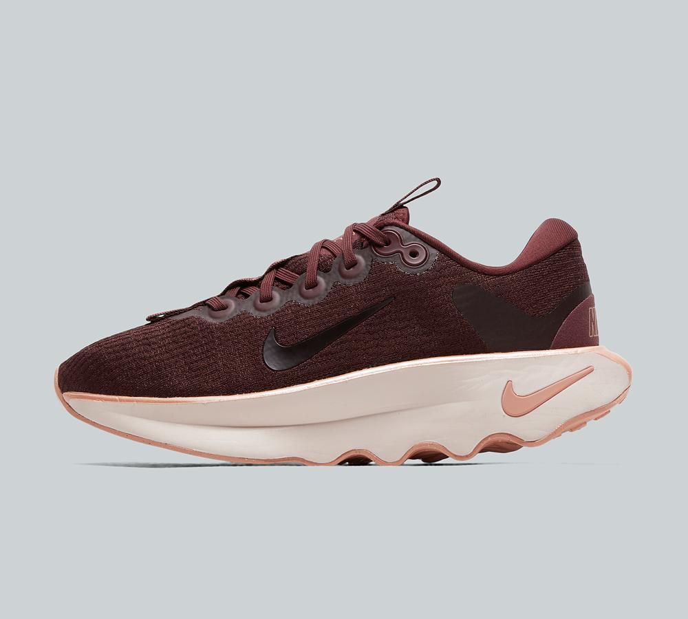 nike womens trainers burgundy
