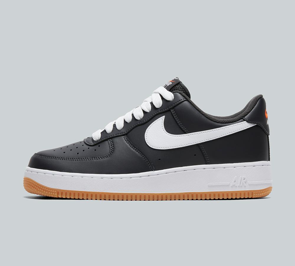 Nike Men's Black Air Force 1 Low Trainer - Size 6 - Footasylum