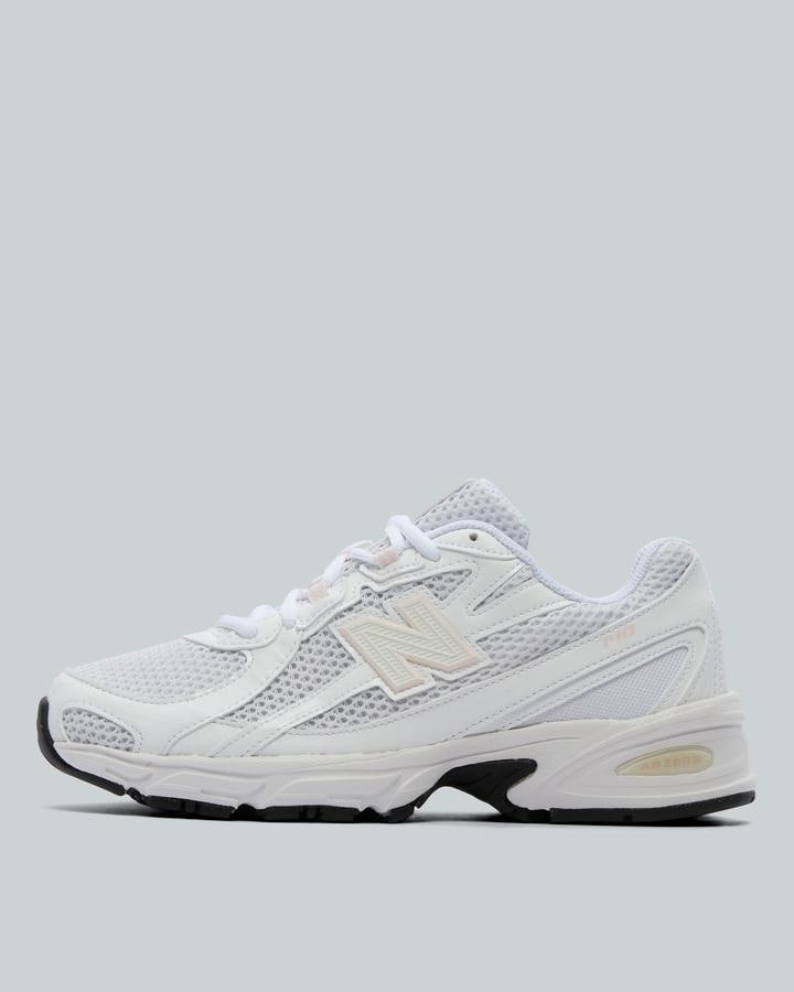 New Balance Junior 740 Trainer White, Kids size: 4.5, FootAsylum
