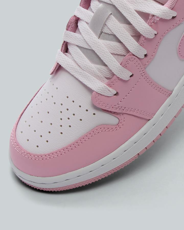 pink and black jordan 1 junior
