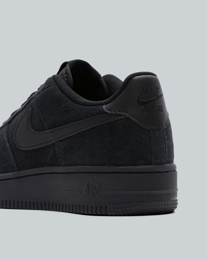 black air forces size 10.5