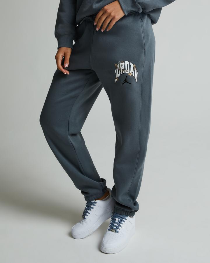 Jordan Womens Brooklyn Fleece Gfx Pant Grey, Women's size: L, FootAsylum