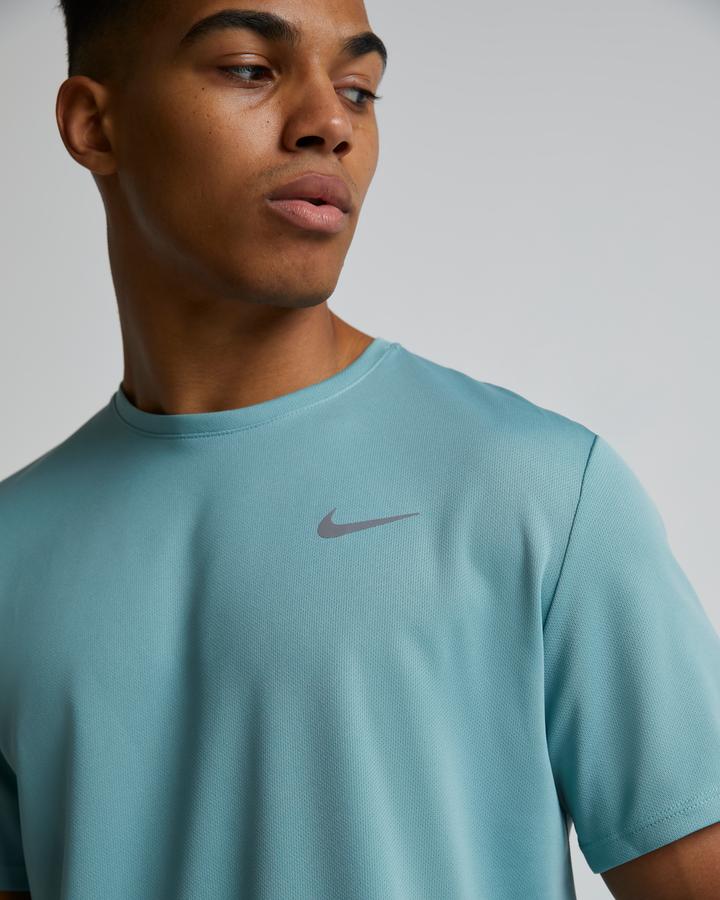 light dew nike shirt