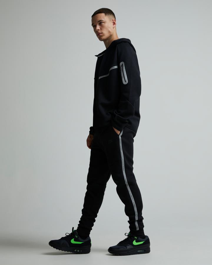 Nike Tech Fleece Reflective Jogger | Black / Reflective | Footasylum