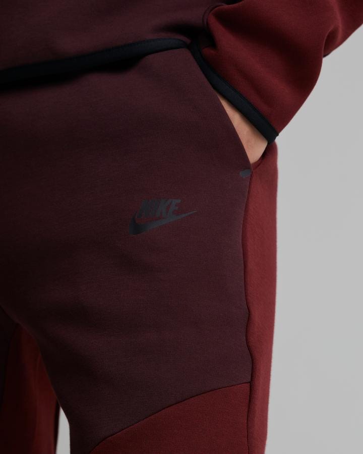 nike tech fleece burgundy pants