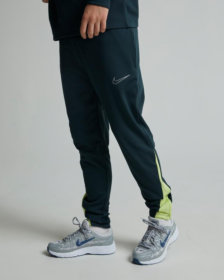 Nike Junior Winter Warrior Tack Pant Green, Kids size: XL/B, FootAsylum