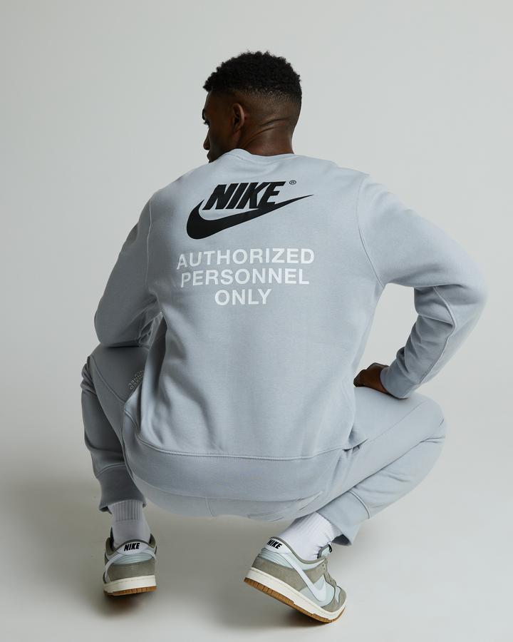 nike grey and black sweatshirt
