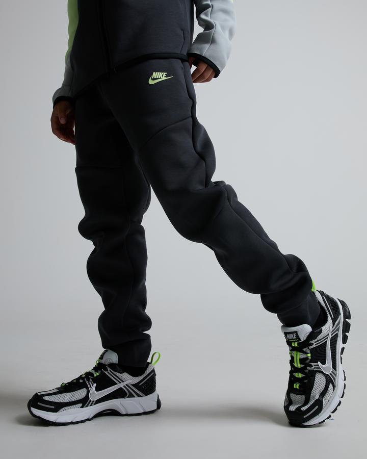 Nike Junior Tech Fleece Jogger Black, Kids size: L/B, FootAsylum