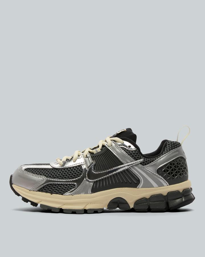 Nike Junior Zoom Vomero 5 Trainer Grey, Kids size: 4.5, FootAsylum