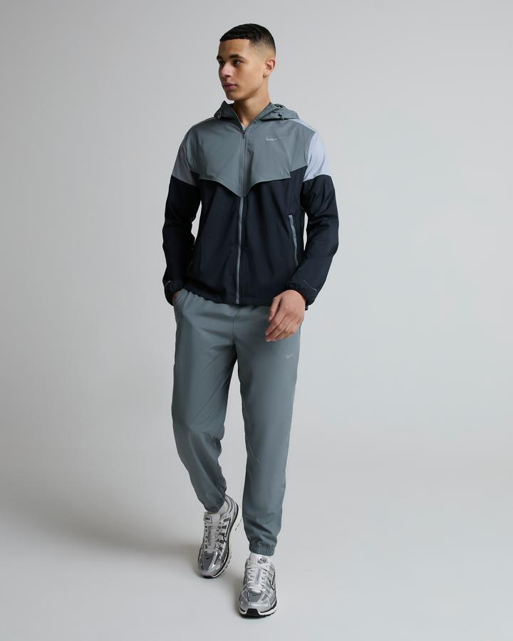 nike windbreaker wolf grey